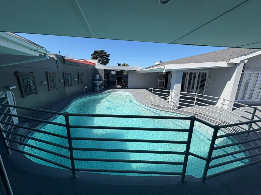 5 Bedroom Property for Sale in Baysville Eastern Cape